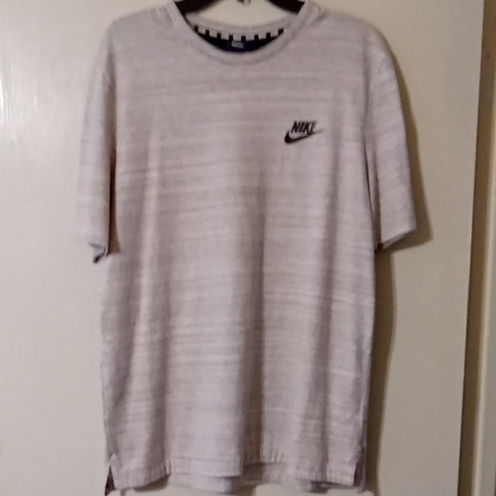 Nike Men's Light Gray Short Sleeve Tee, Size L